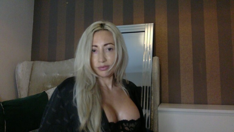 PlayfulJasmine's Streamate show and profile