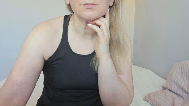 XxSweety_GirlxX's Streamate show and profile