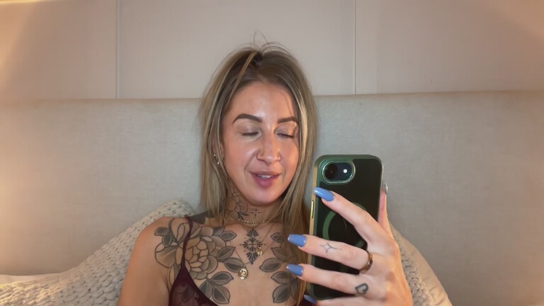 PrettyGreenEyesUK's Streamate show and profile