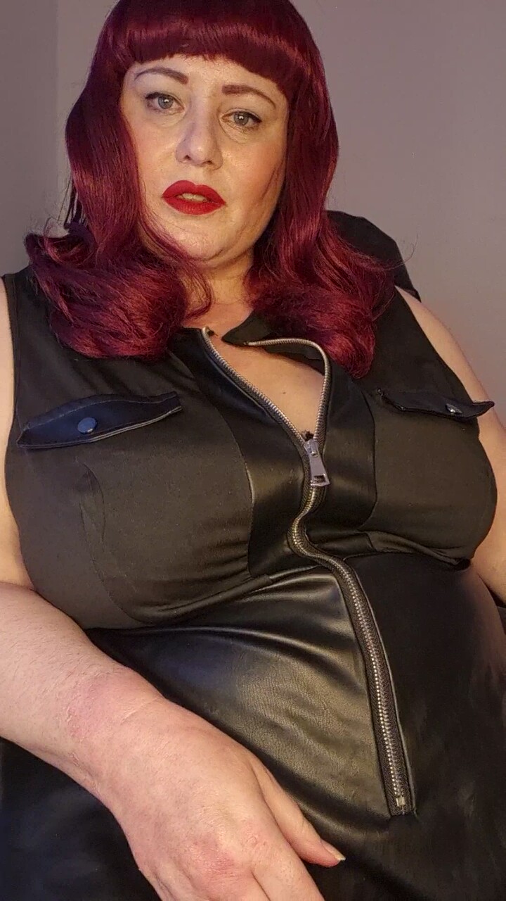 TheDevineMissDeviant