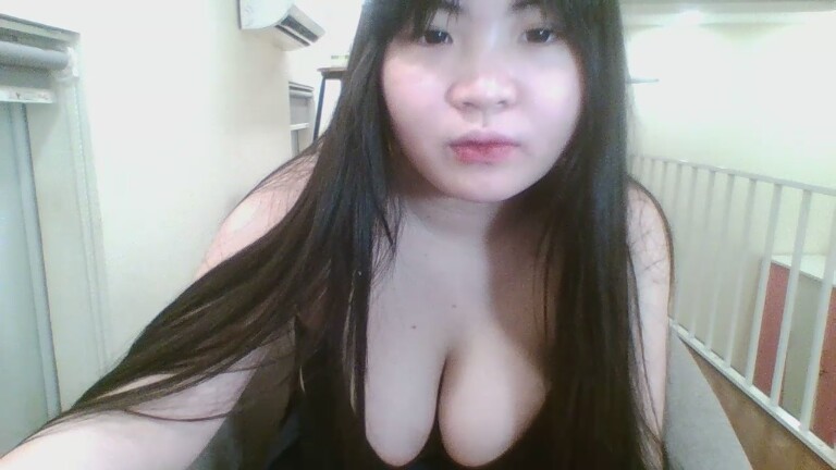 Serenaa19's Streamate show and profile