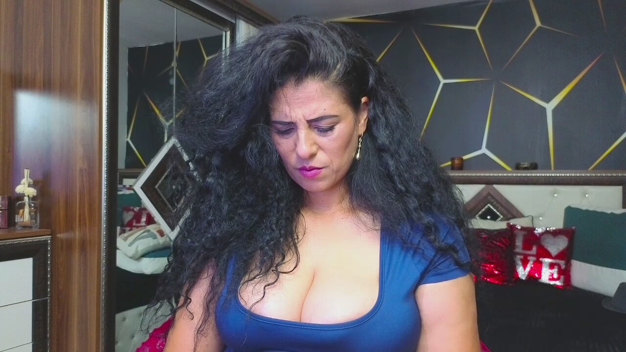 Curly_Sexy