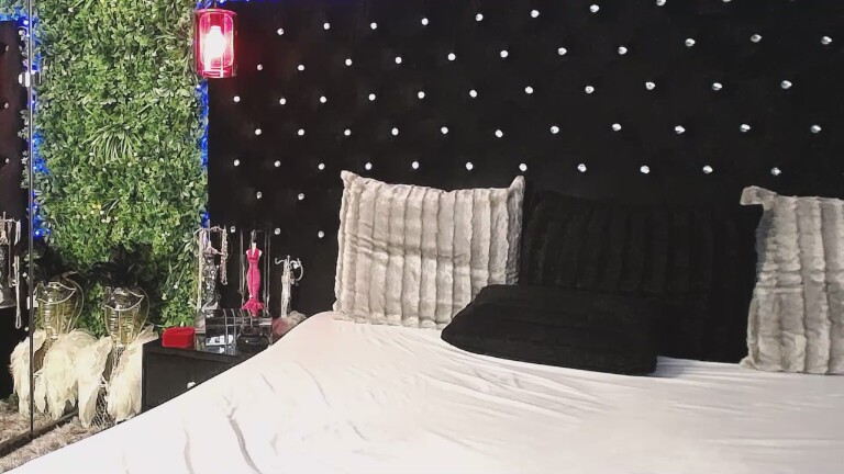 Inanna_Squirt_Goddesss's Streamate show and profile